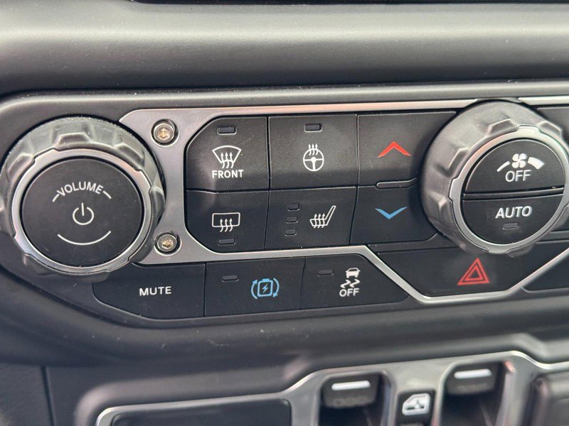 Used 2022 Jeep Wrangler Unlimited Sahara w/ Cold Weather Group image 23