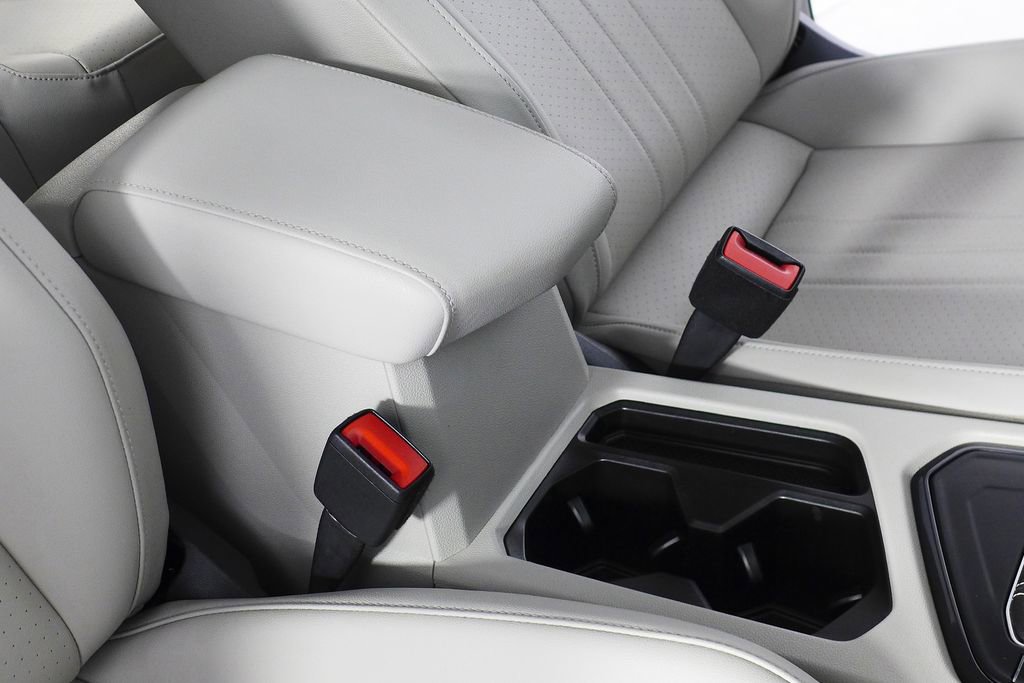 Used 2022 Volkswagen Tiguan SE image 14