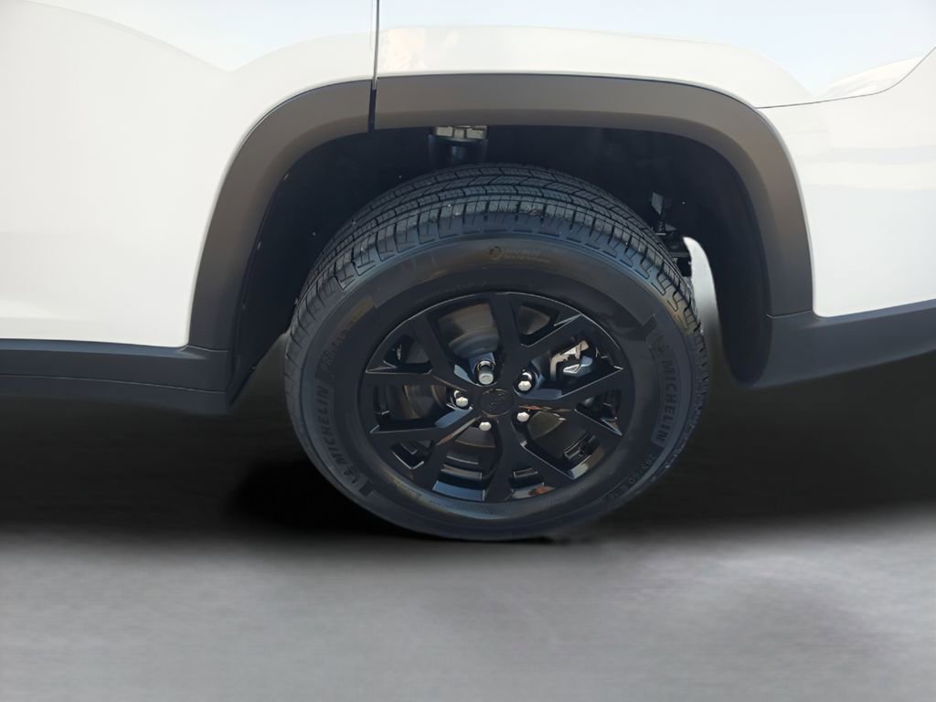 Used 2025 Jeep Grand Cherokee L Laredo image 19