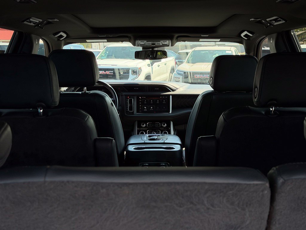 Used 2023 GMC Yukon Denali AWD/4WD image 10