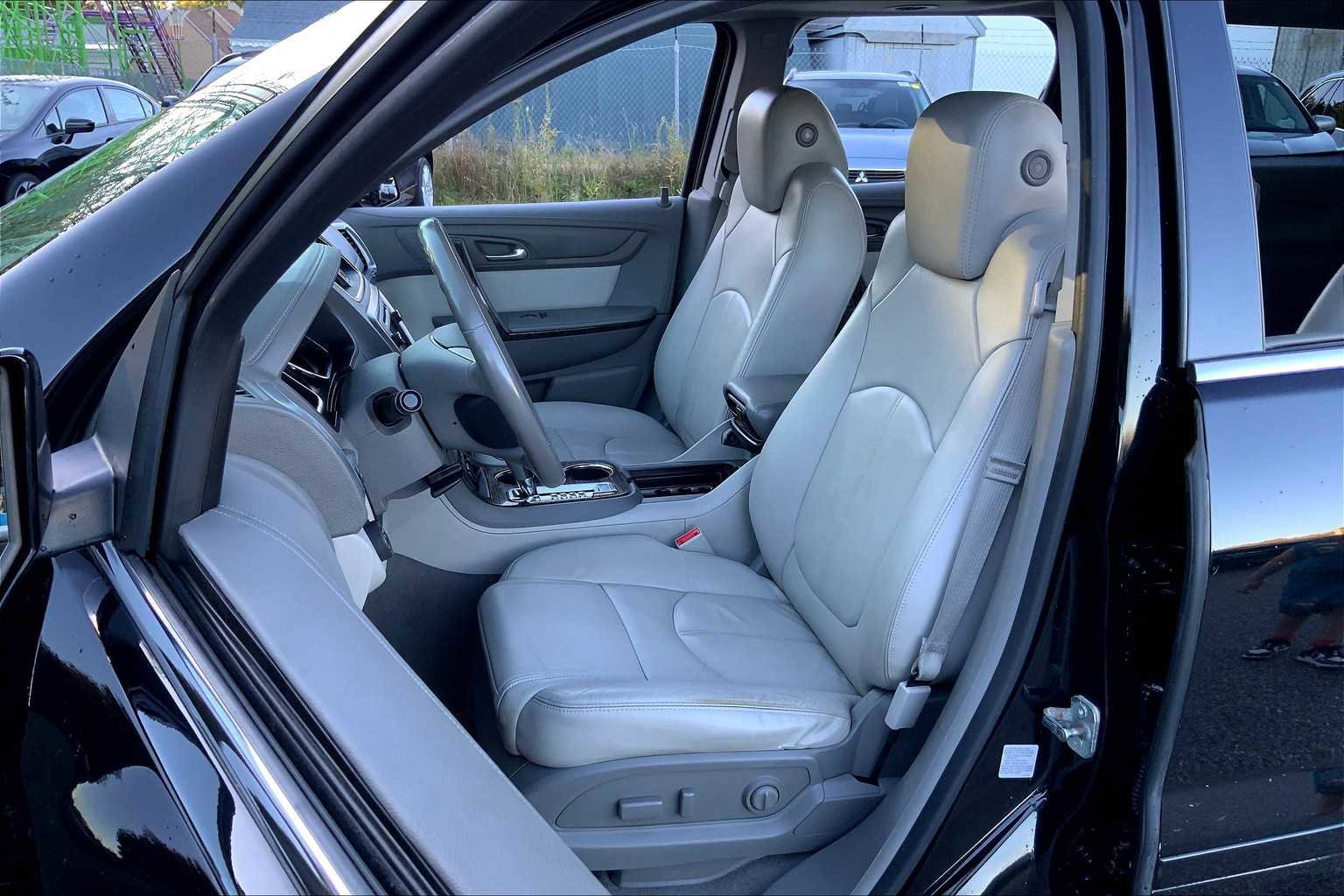 Used 2016 GMC Acadia SLT w/ Open Road Package image 8