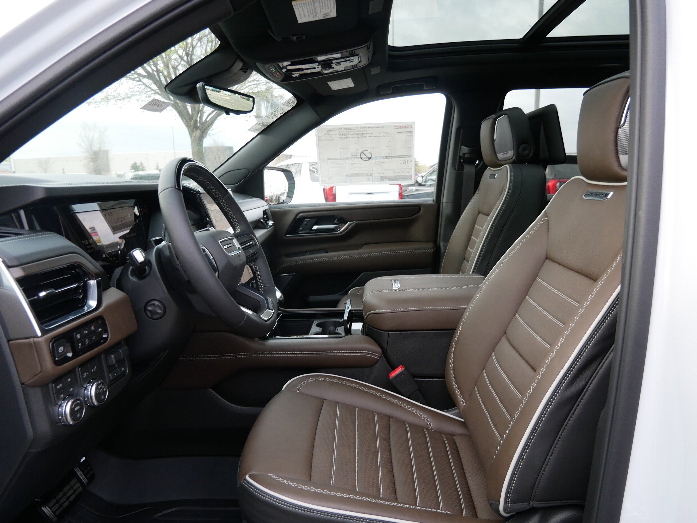 New 2026 GMC Yukon Denali Ultimate AWD/4WD image 6