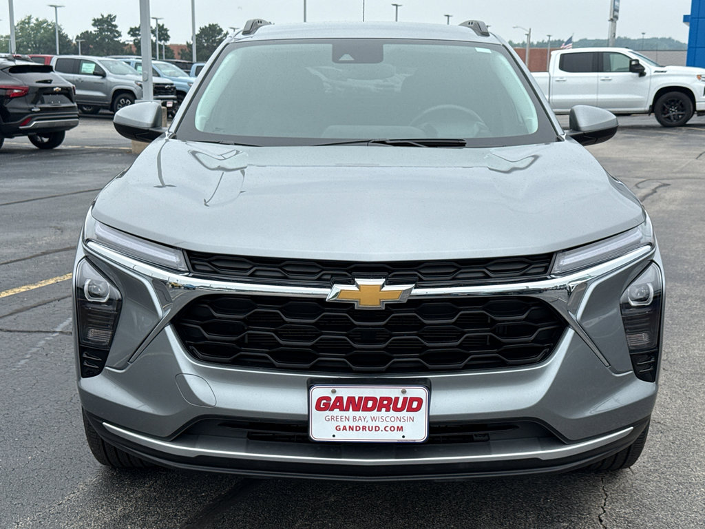 Certified 2024 Chevrolet Trax LT w/ Driver Confidence Package image 3