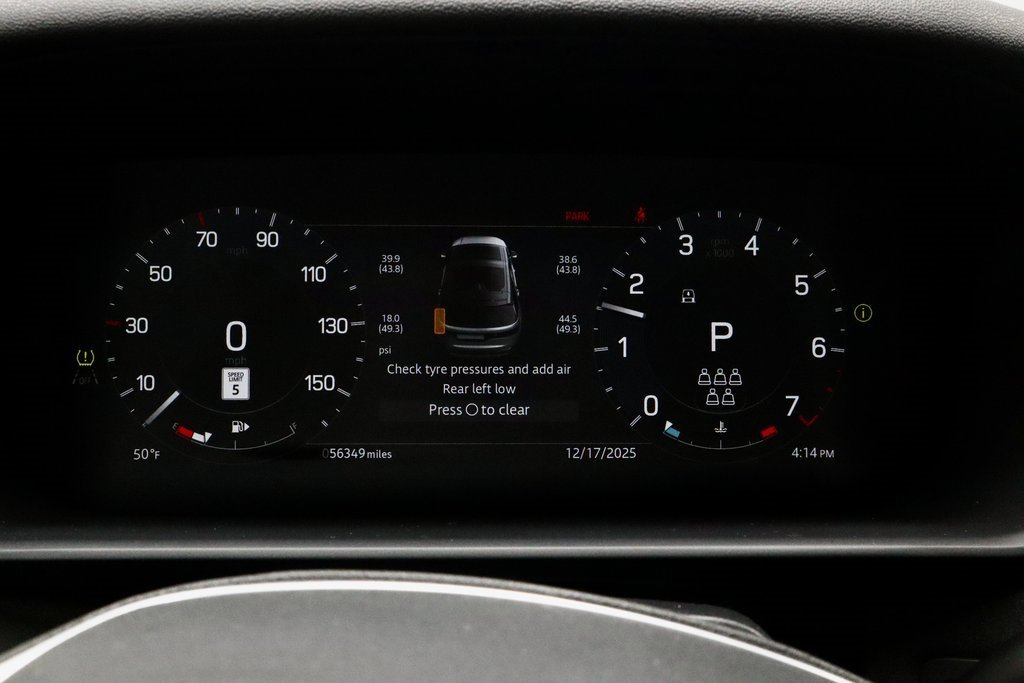 Used 2024 Land Rover Discovery S image 29