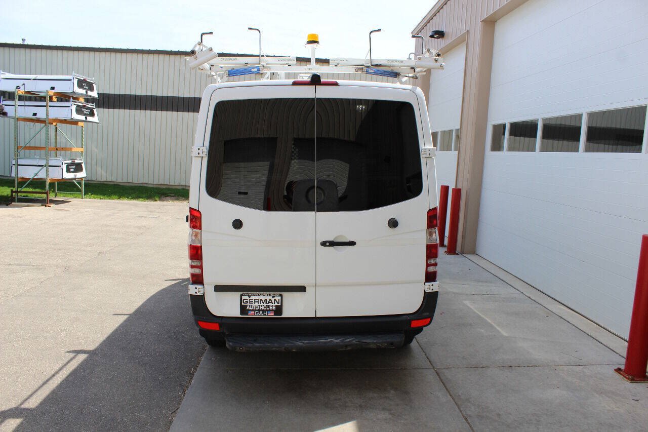 Used 2012 Mercedes-Benz Sprinter 2500 image 7