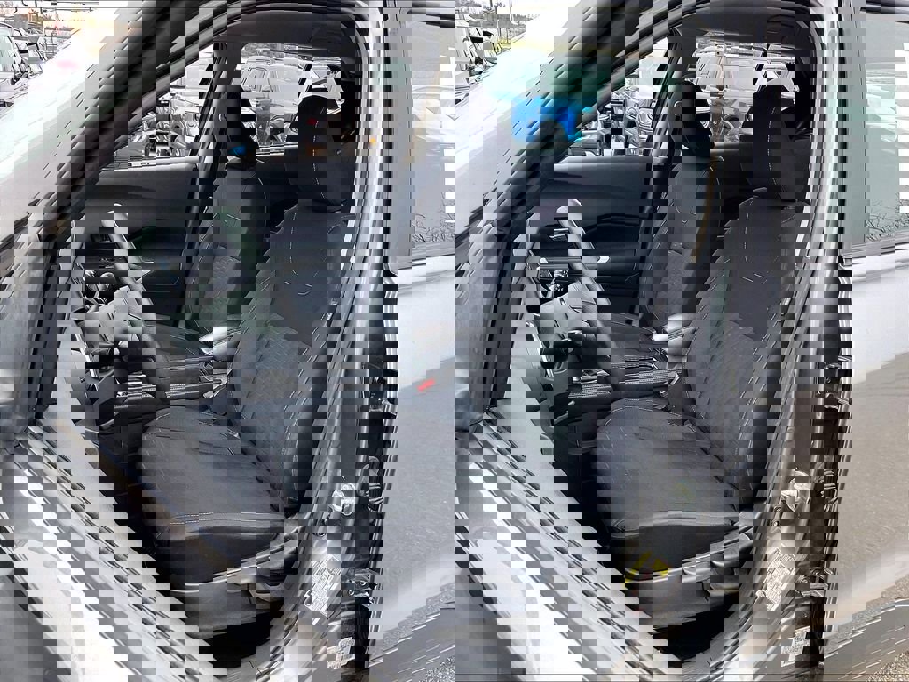 Used 2023 Nissan Kicks SV FWD image 9