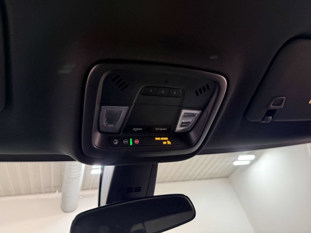 Used 2023 Chevrolet Traverse LT w/ LPO, Floor Liner Package AWD/4WD image 83