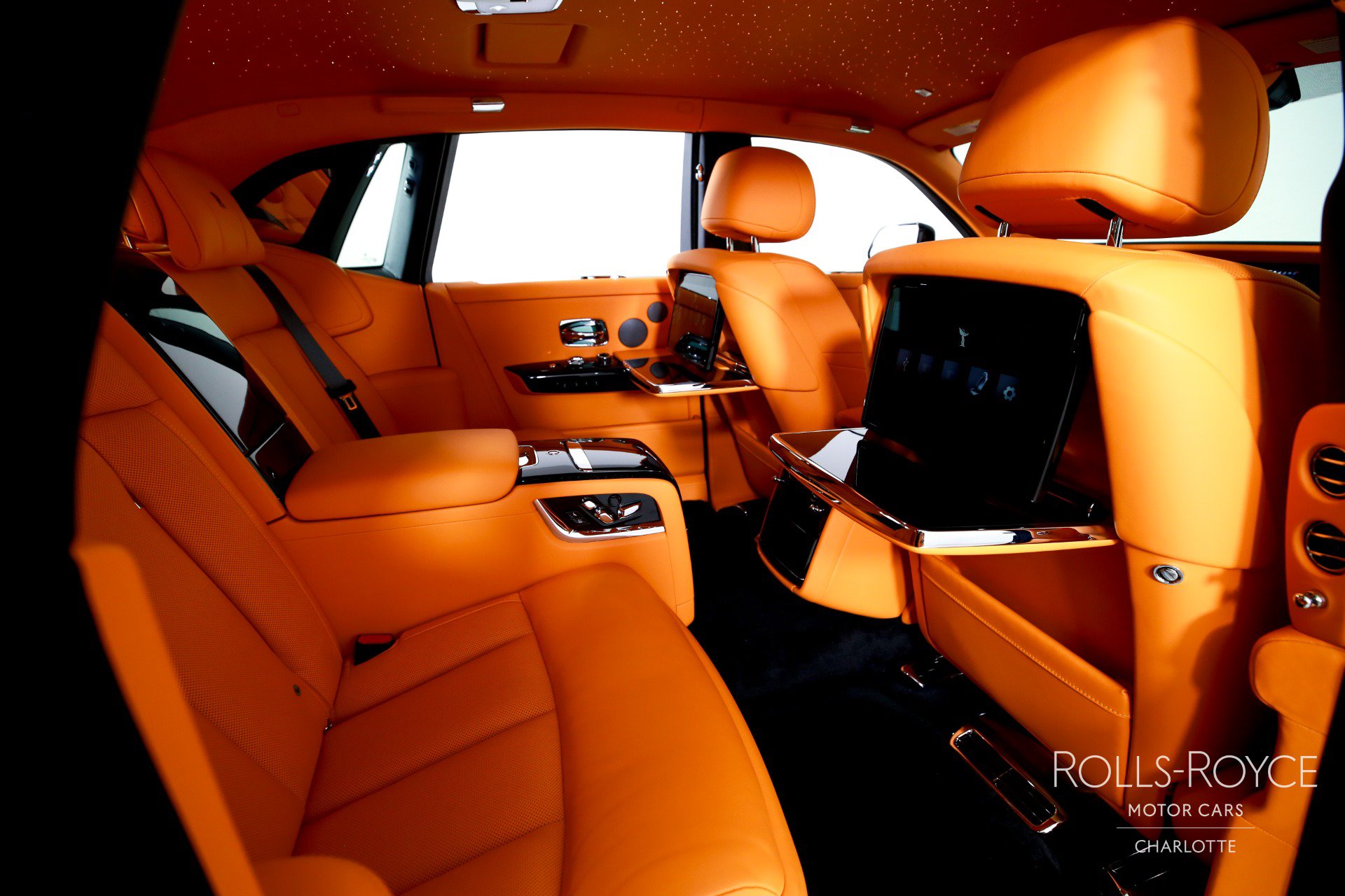 New 2027 Rolls-Royce Phantom Sedan RWD image 32