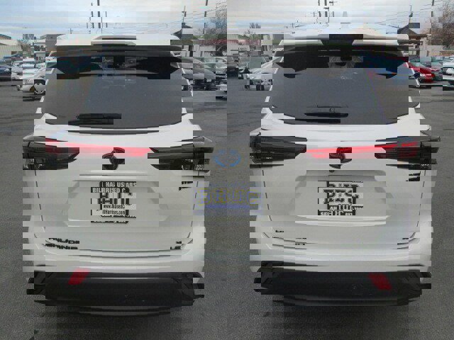 Used 2021 Toyota Highlander XLE image 5