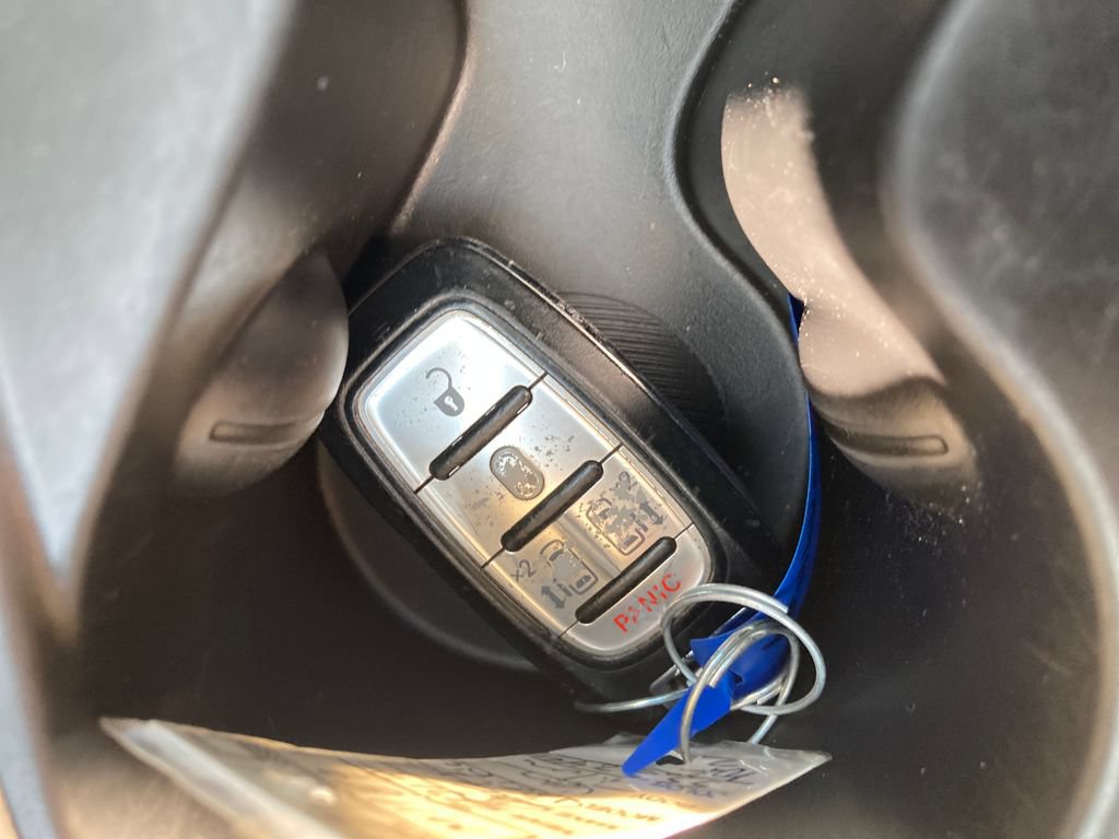 Used 2017 Chrysler Pacifica Touring FWD image 39