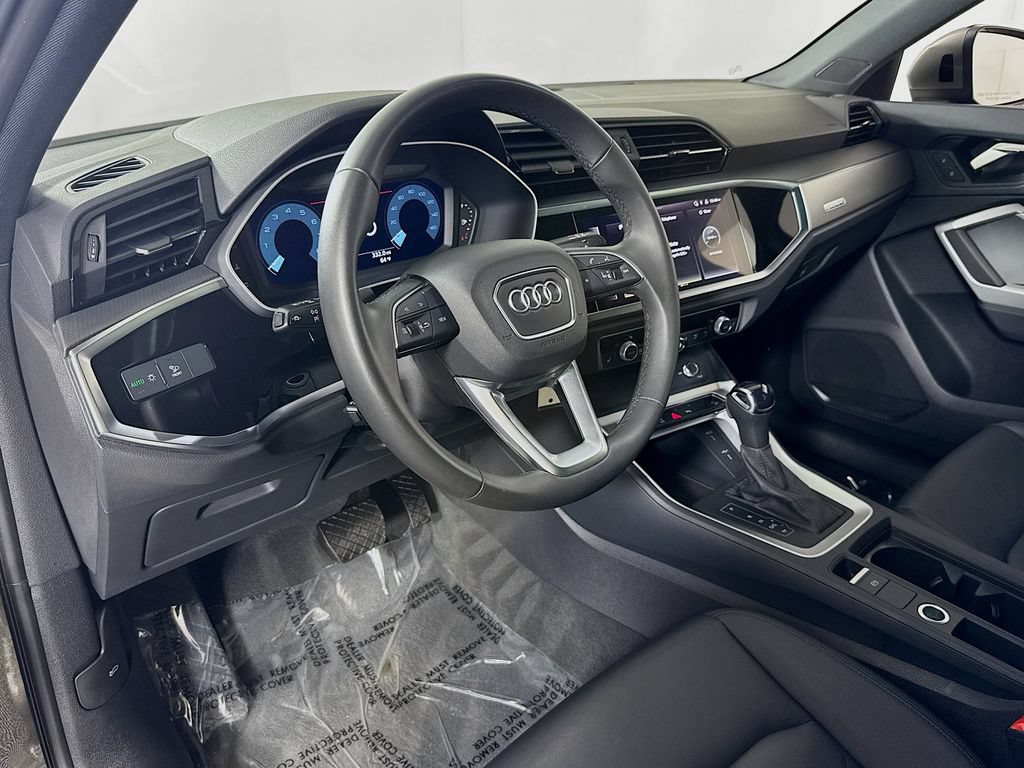 Used 2025 Audi Q3 2.0T Premium AWD/4WD image 9