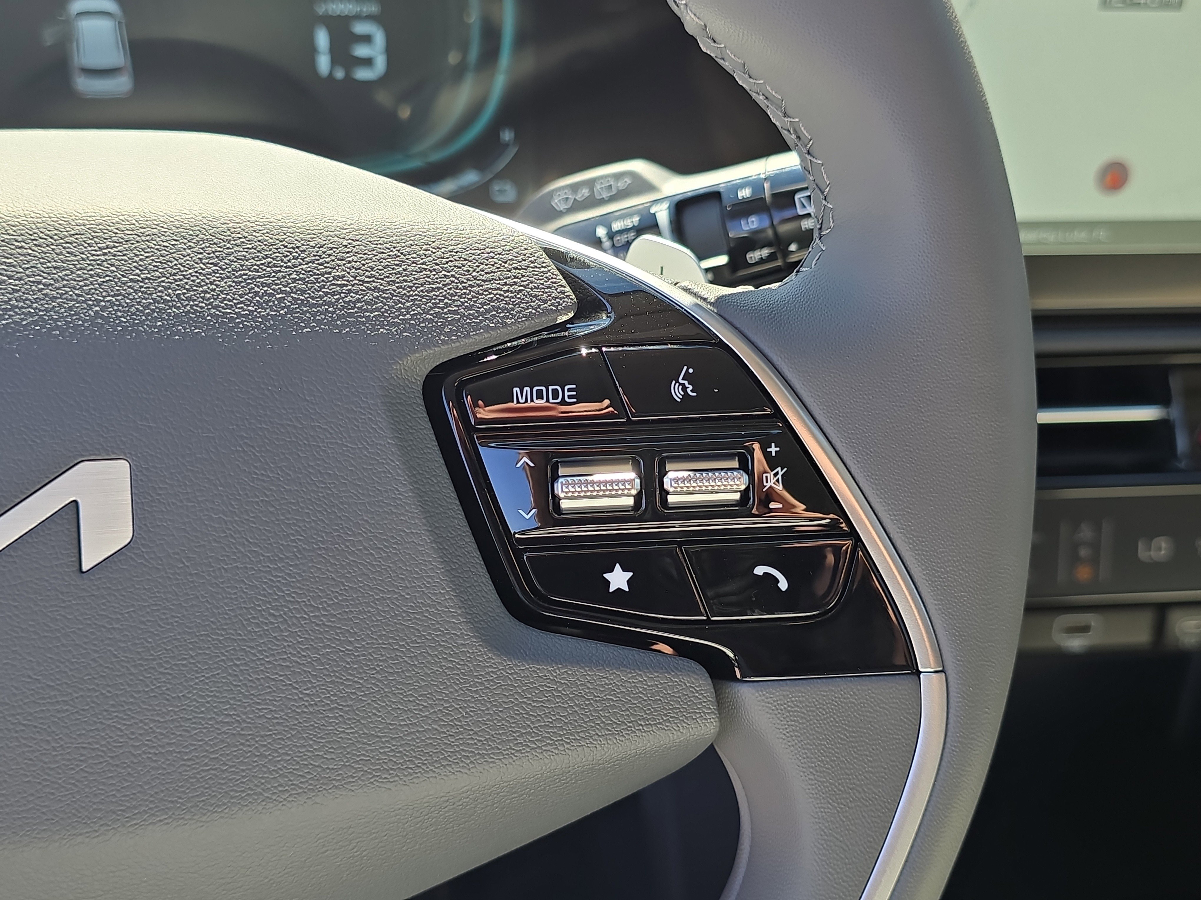 New 2026 Kia Niro SX Touring image 32