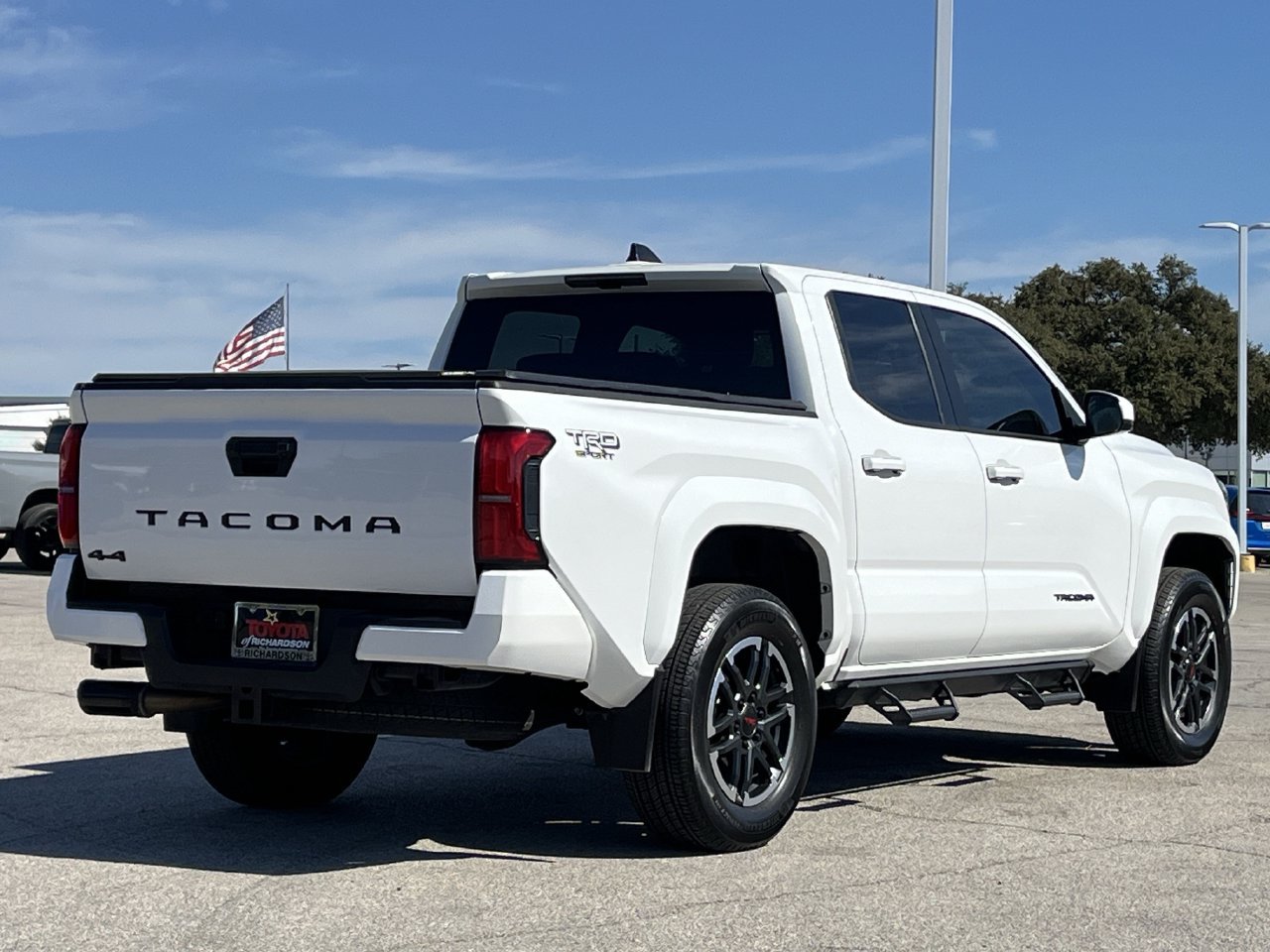 Used 2024 Toyota Tacoma TRD Sport AWD/4WD image 4