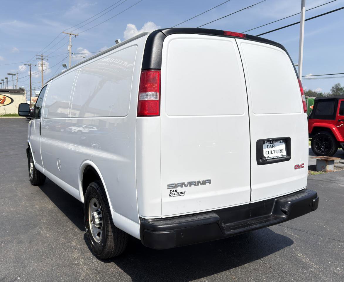 Used 2018 GMC Savana 2500 Extended RWD image 19