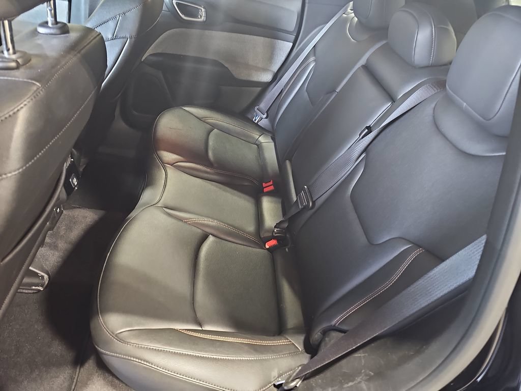 Used 2024 Jeep Compass Latitude AWD/4WD image 13