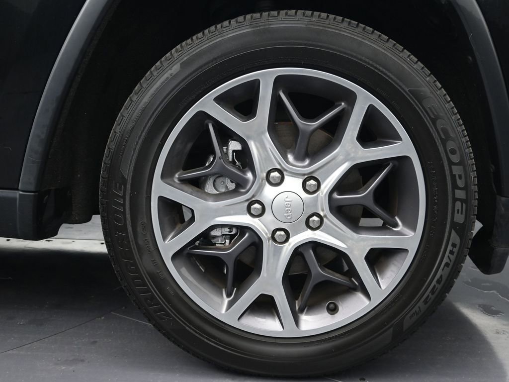 Used 2019 Jeep Grand Cherokee Limited RWD image 9