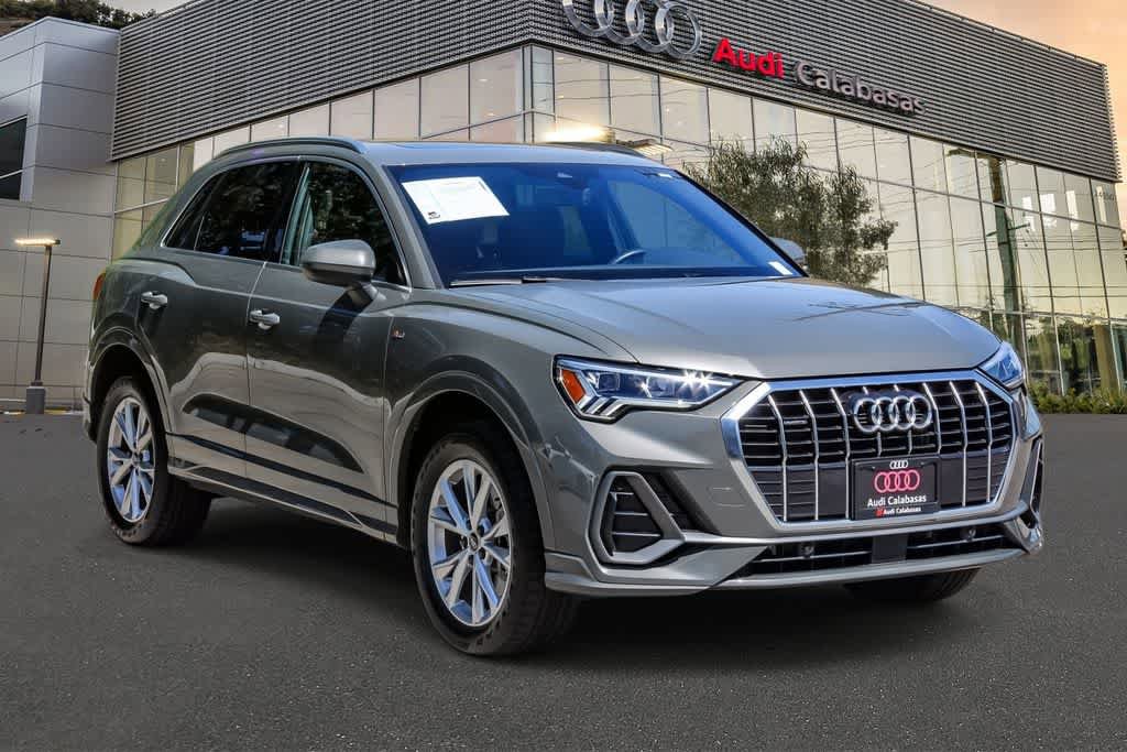 Used 2023 Audi Q3 2.0T Premium w/ Convenience Package image 5