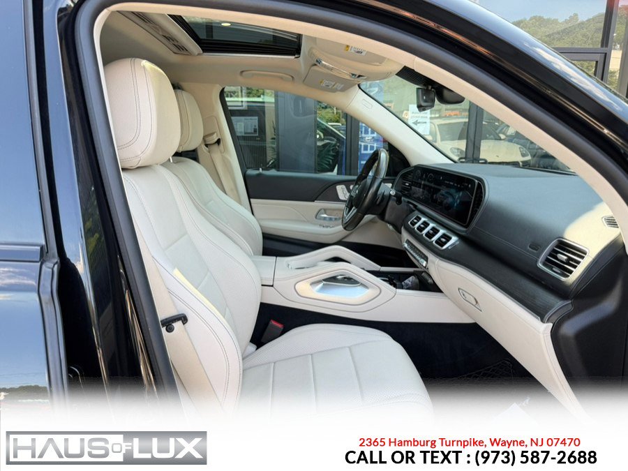 Used 2021 Mercedes-Benz GLE 450 4MATIC w/ AMG Line Exterior image 17
