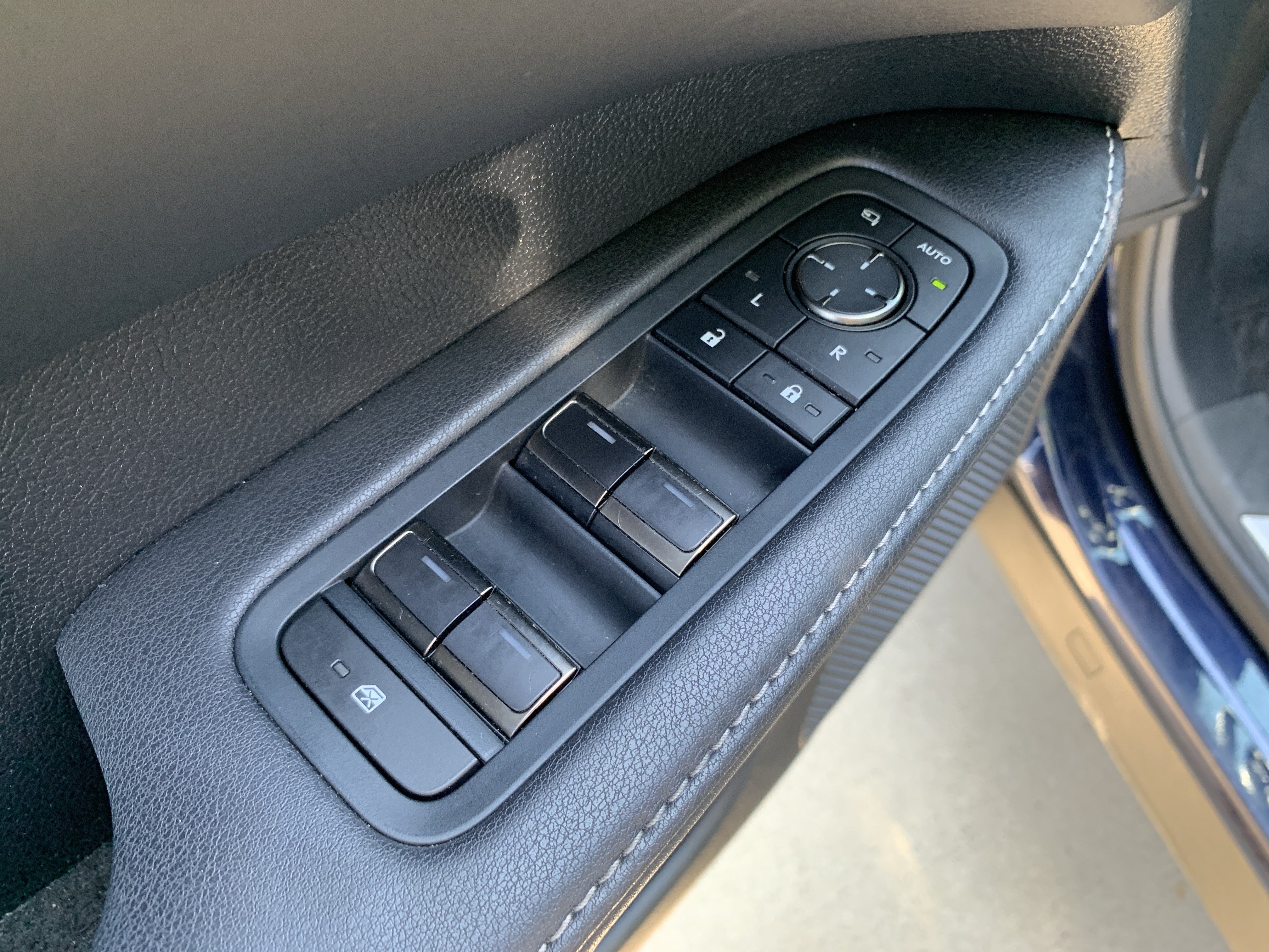 Used 2023 Lexus RX 350 FWD w/ Accessory Package (Z1) image 15