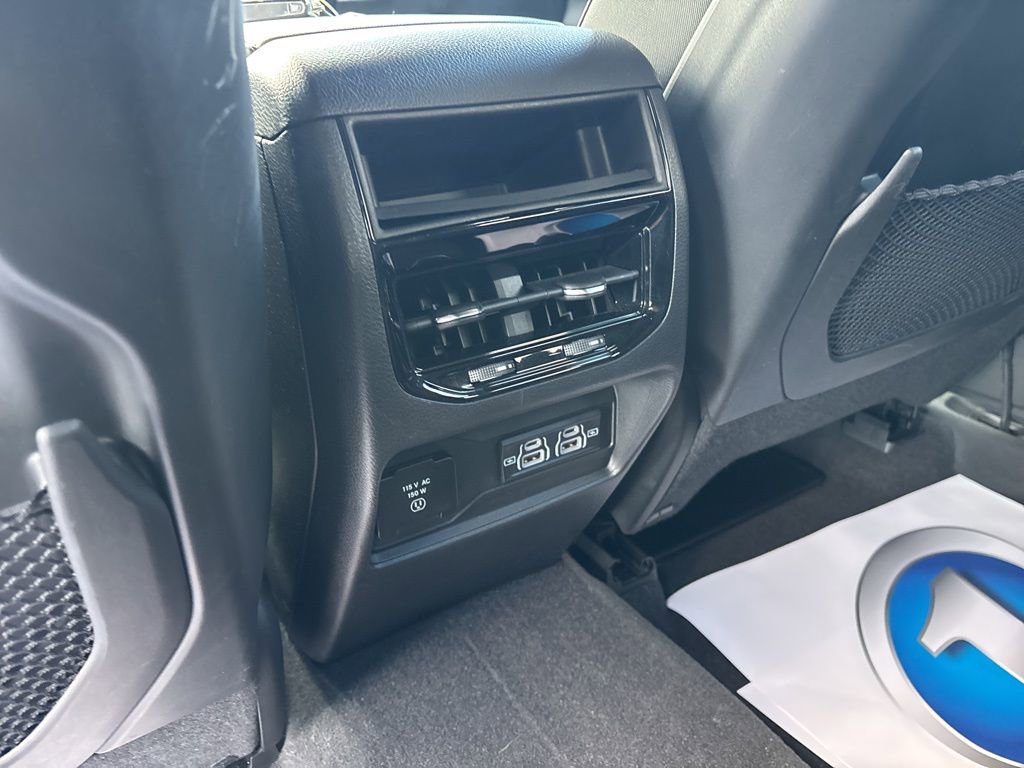 Used 2022 Jeep Grand Cherokee Altitude image 32