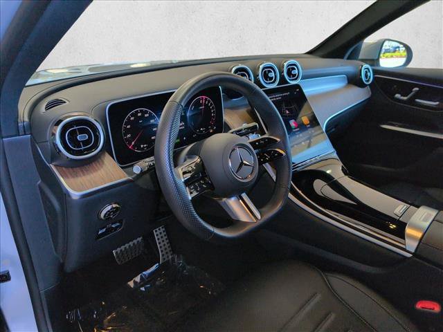 Used 2025 Mercedes-Benz GLC 350e 4MATIC image 10