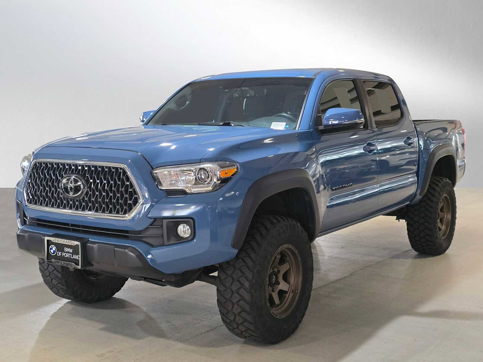 Used 2019 Toyota Tacoma TRD Off-Road w/ Technology Package AWD/4WD image 7