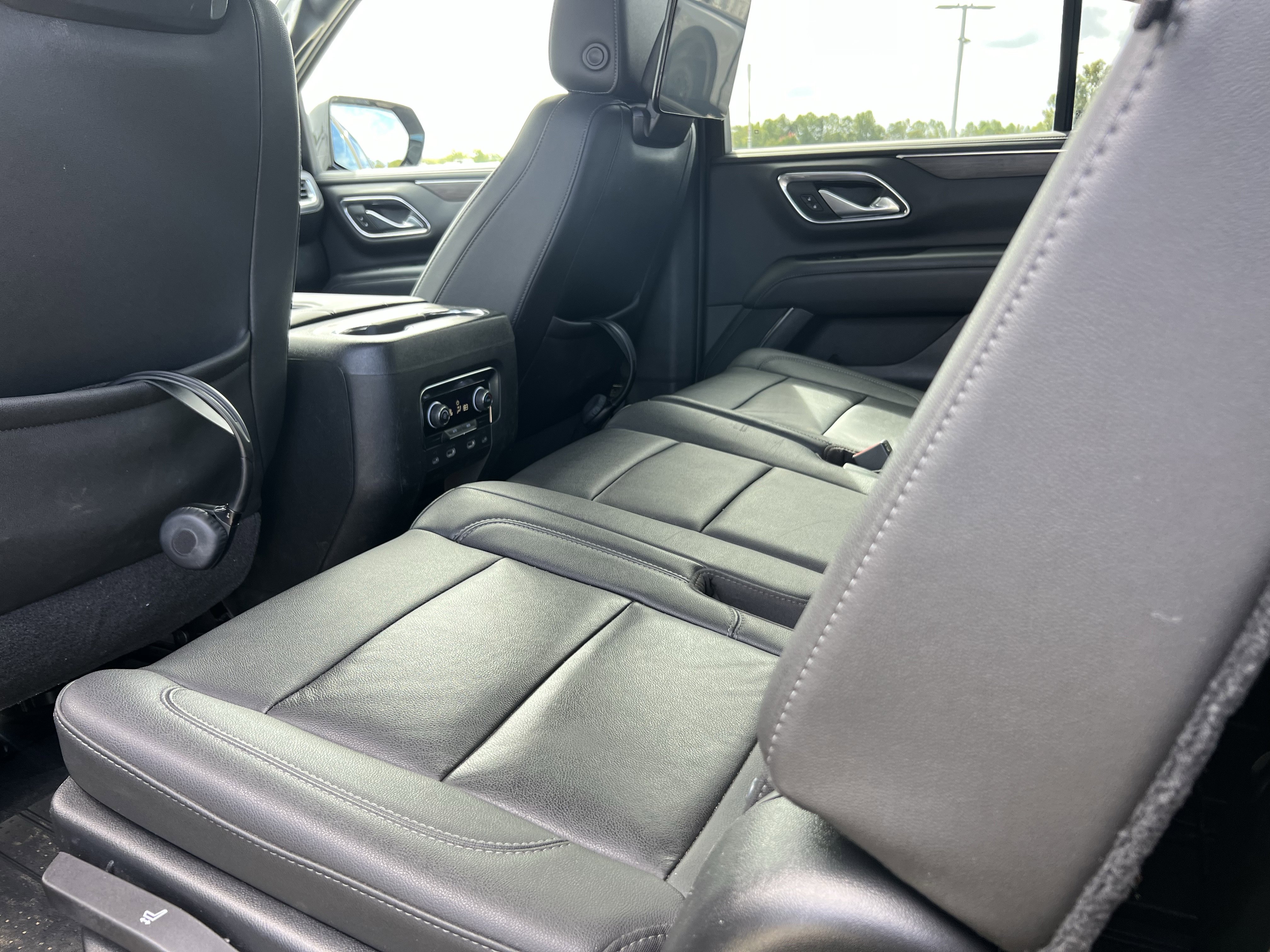 Used 2021 Chevrolet Tahoe Z71 w/ Rear Media and Nav Package image 33