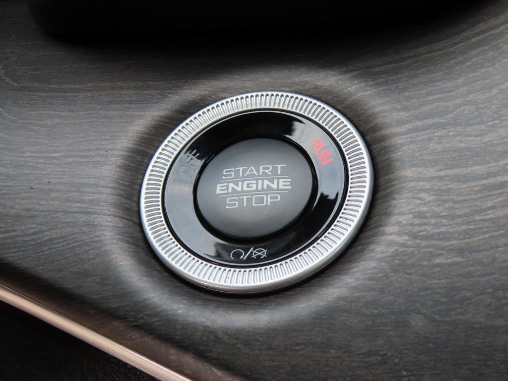 New 2025 Jeep Grand Cherokee Limited w/ Luxury Tech Group II image 13