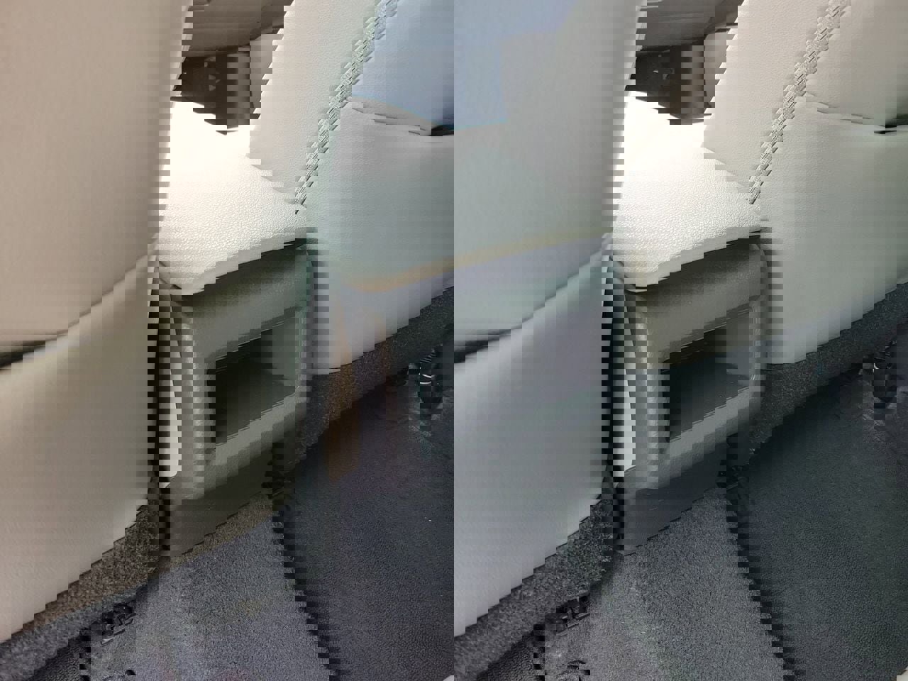 Used 2021 Toyota Camry SE image 11