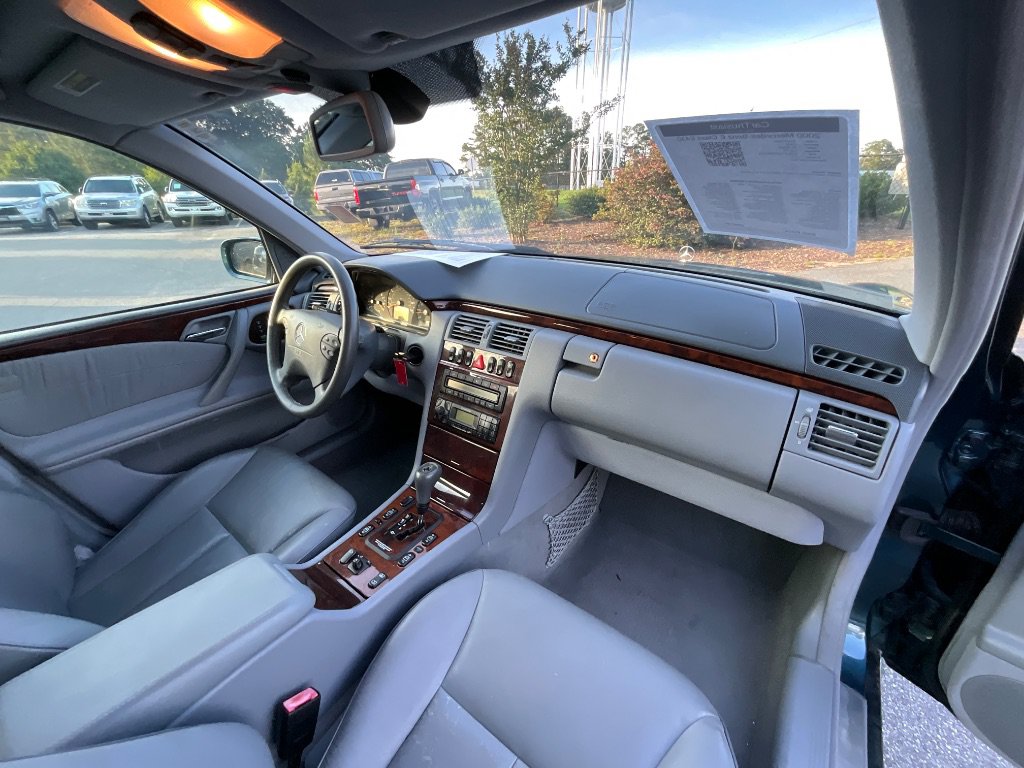 Used 2000 Mercedes-Benz E 430 Sedan image 26