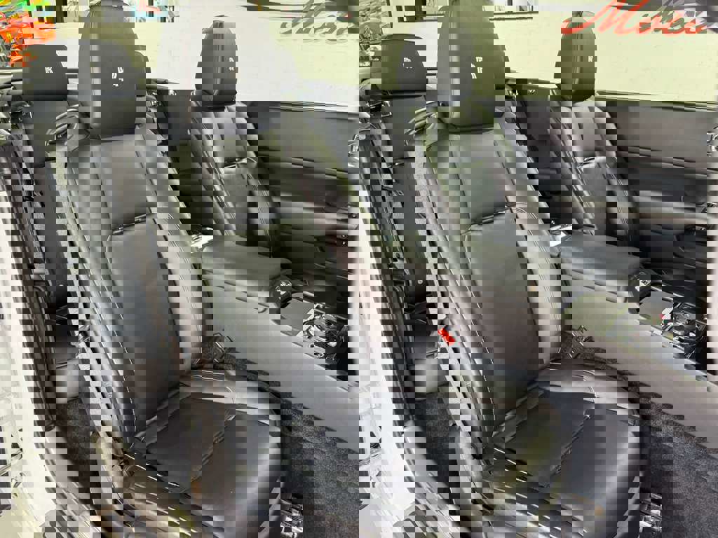 Used 2019 Rolls-Royce Dawn image 21