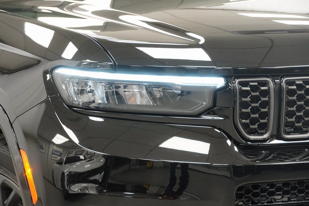 New 2025 Jeep Grand Cherokee L Summit w/ Obsidian Package image 5