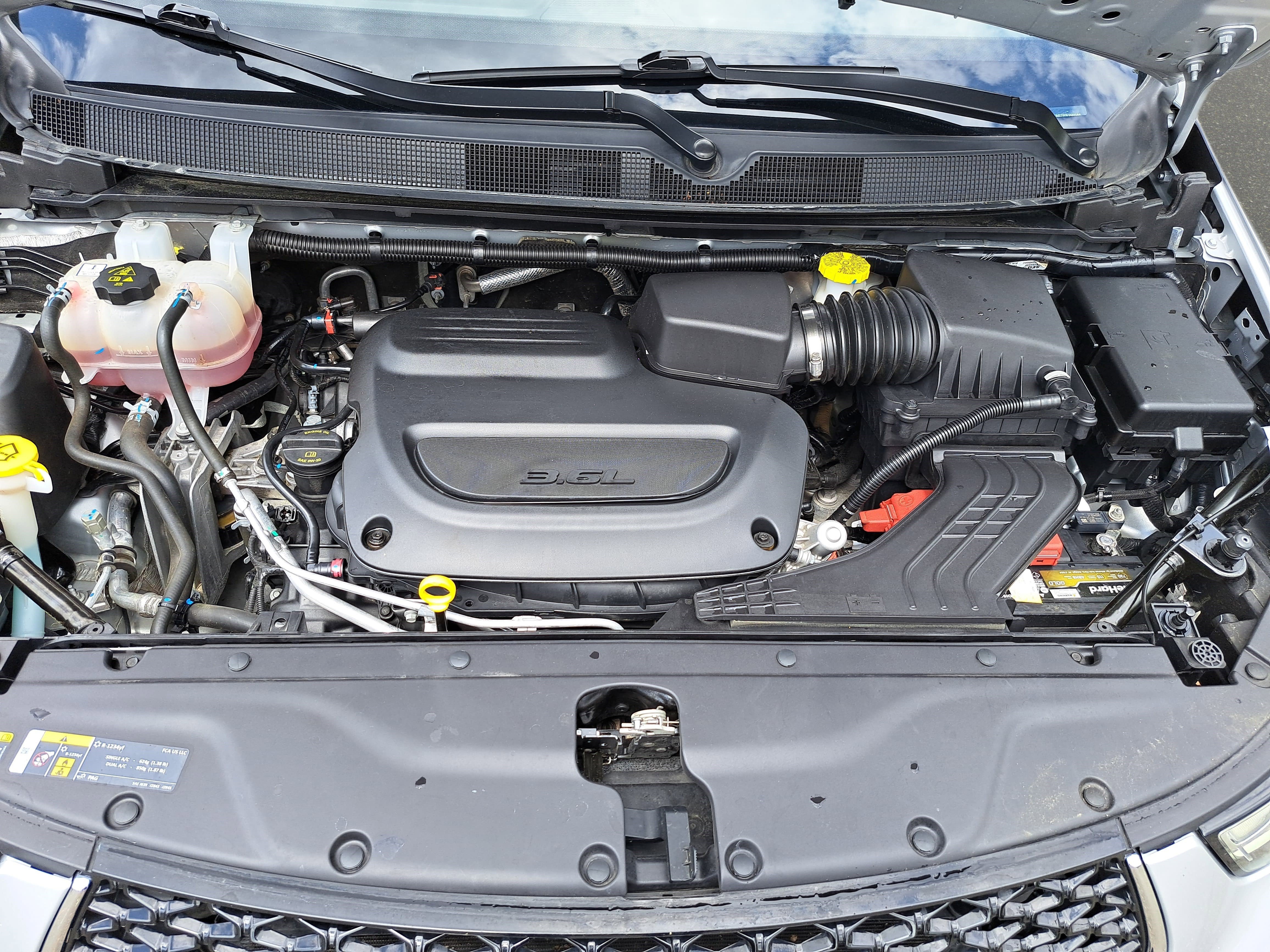 Used 2024 Chrysler Pacifica Touring-L FWD image 30