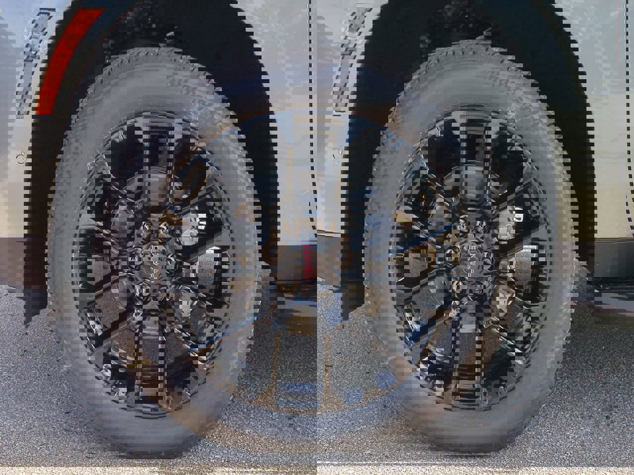 New 2026 GMC Yukon Elevation image 34