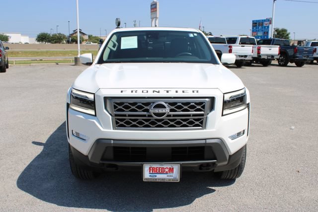 Used 2024 Nissan Frontier SL AWD/4WD image 2