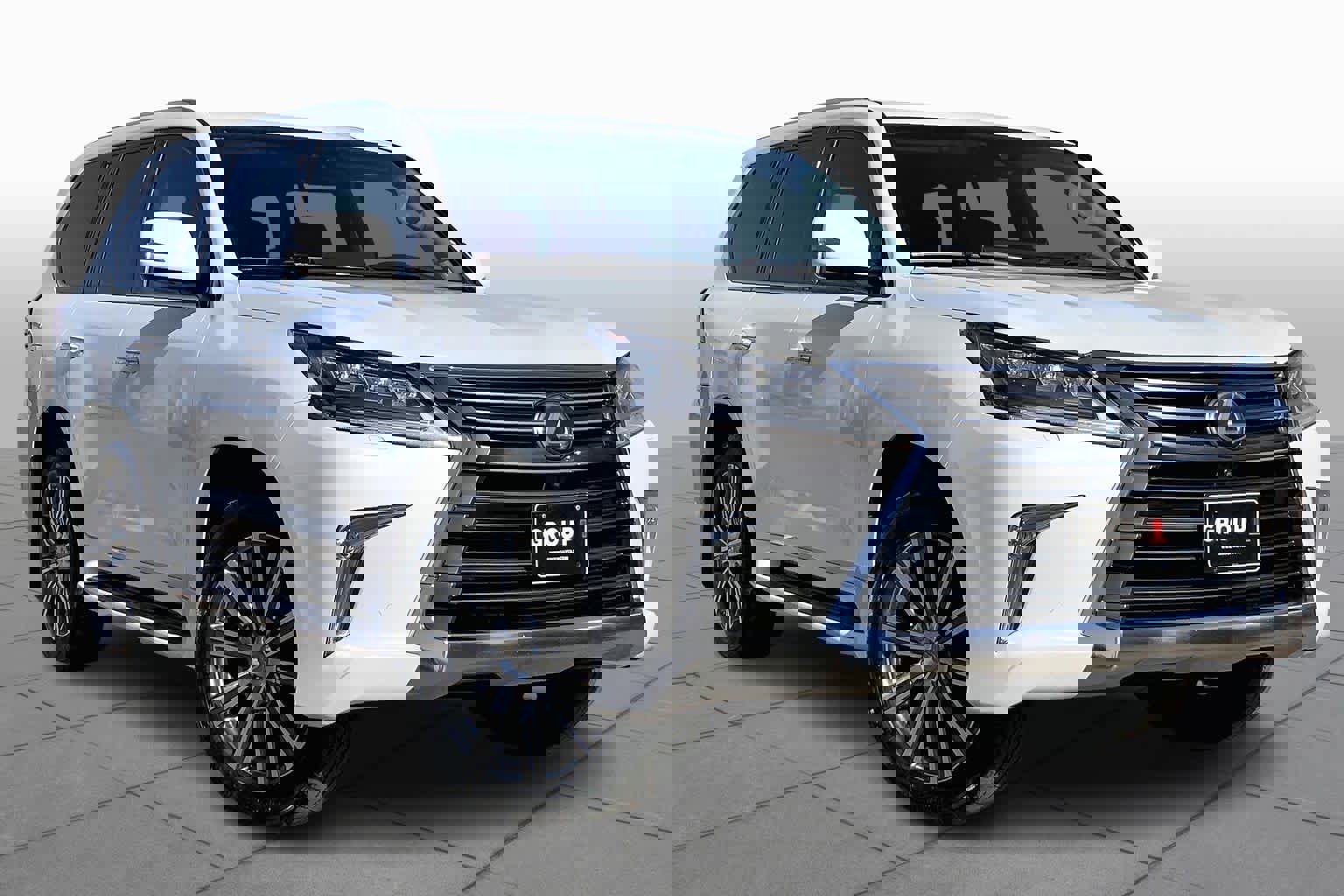 Used 2017 Lexus LX 570 4WD w/ Luxury Package image 3