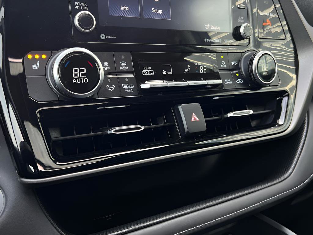 Used 2020 Toyota Highlander XLE image 50