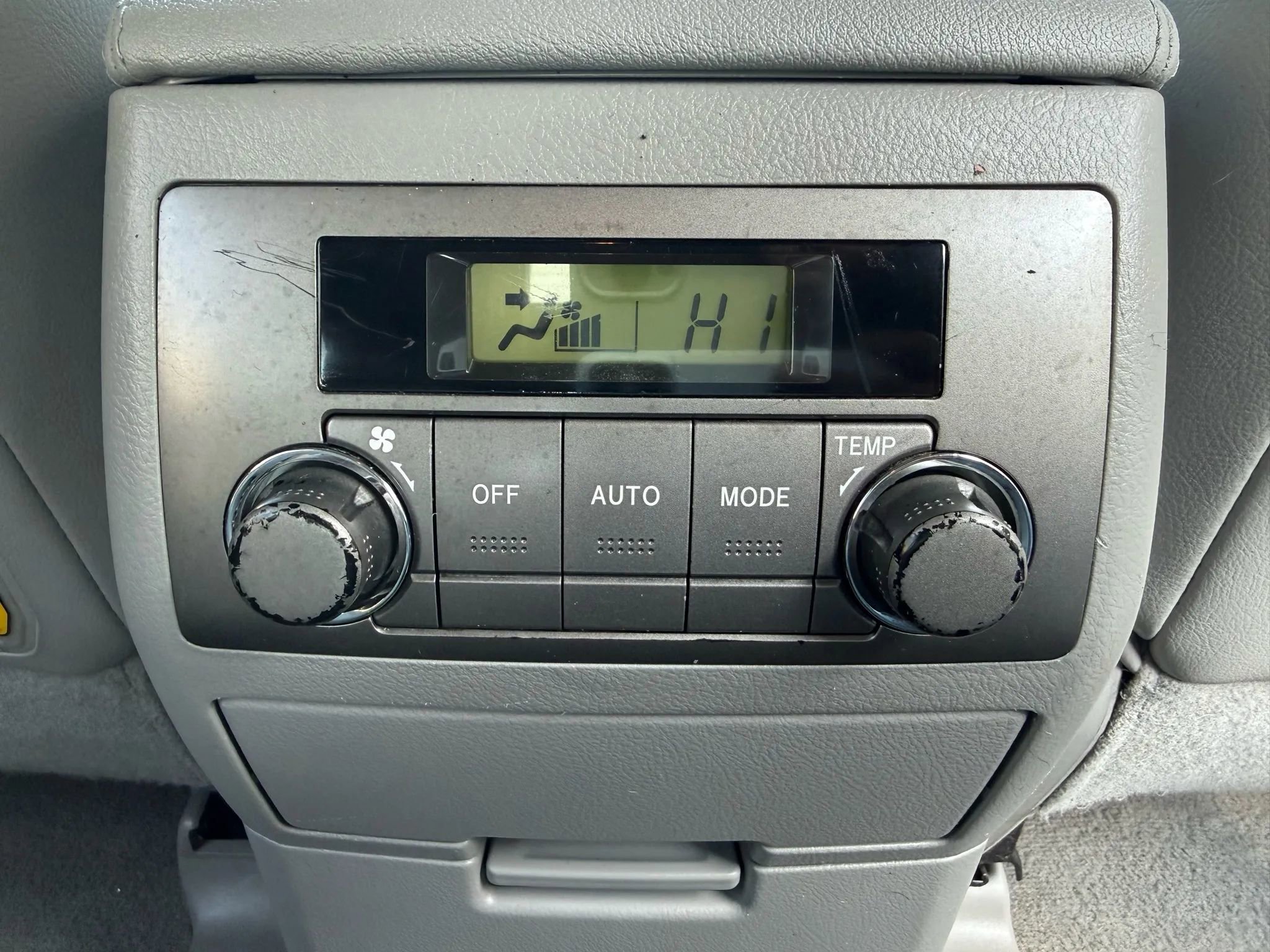 Used 2010 Toyota Highlander SE image 16