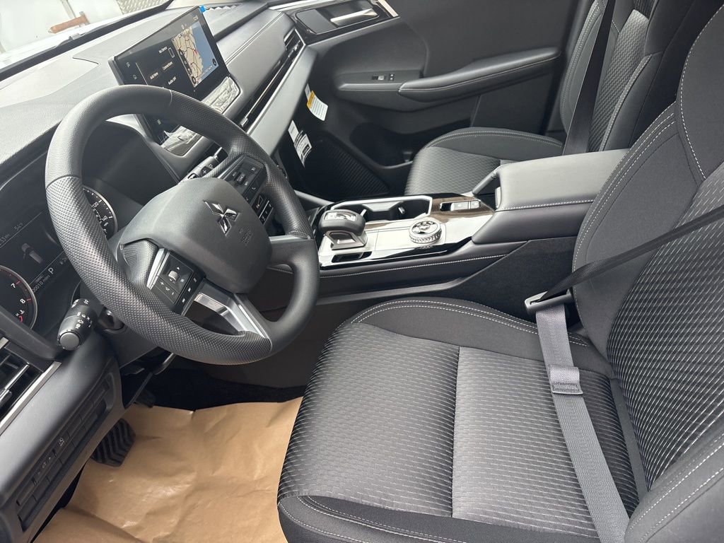 New 2026 Mitsubishi Outlander ES AWD/4WD image 12