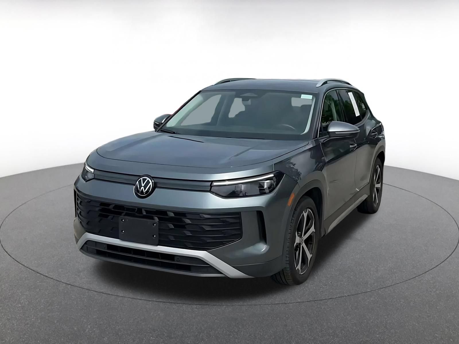 Used 2026 Volkswagen Tiguan SE FWD image 6
