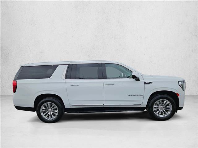 Used 2023 GMC Yukon XL SLT image 3