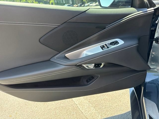 Used 2021 Chevrolet Corvette Stingray Coupe w/ Z51 Performance Package RWD image 9