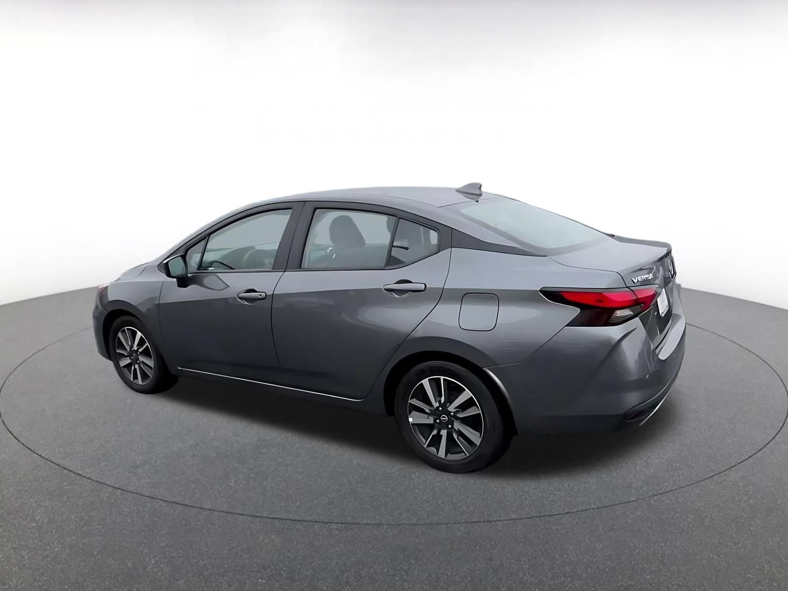 Used 2025 Nissan Versa SV FWD image 9