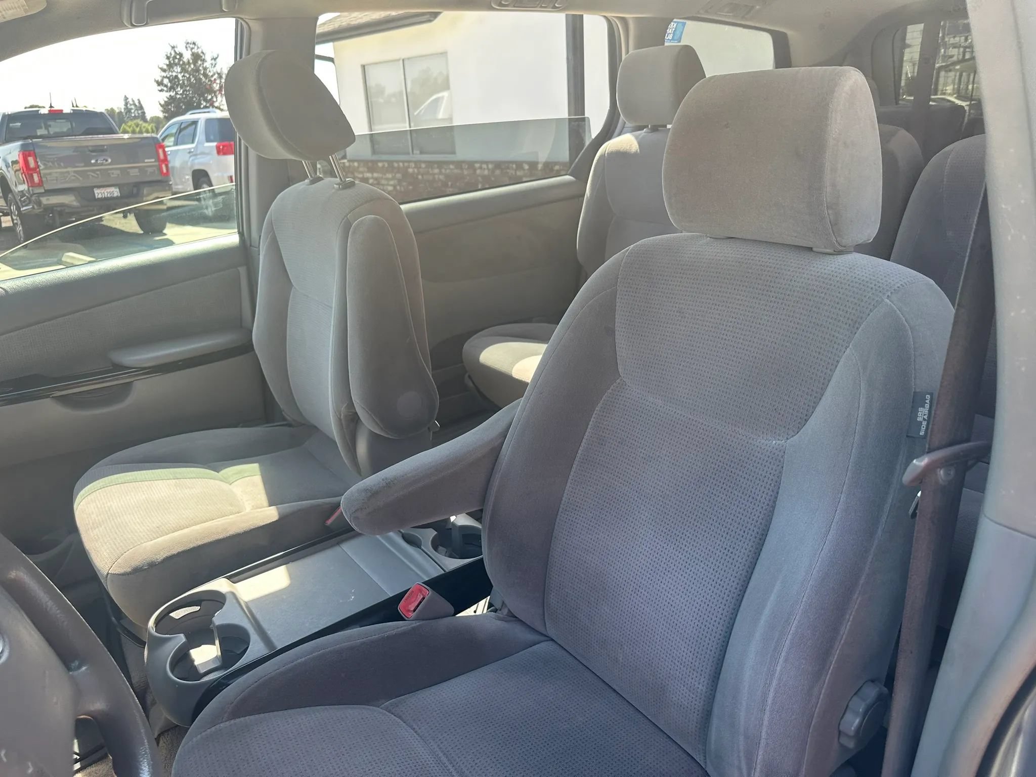 Used 2005 Toyota Sienna LE w/ LE Pkg 3 FWD image 34