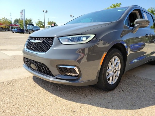 Used 2022 Chrysler Pacifica Touring-L image 14