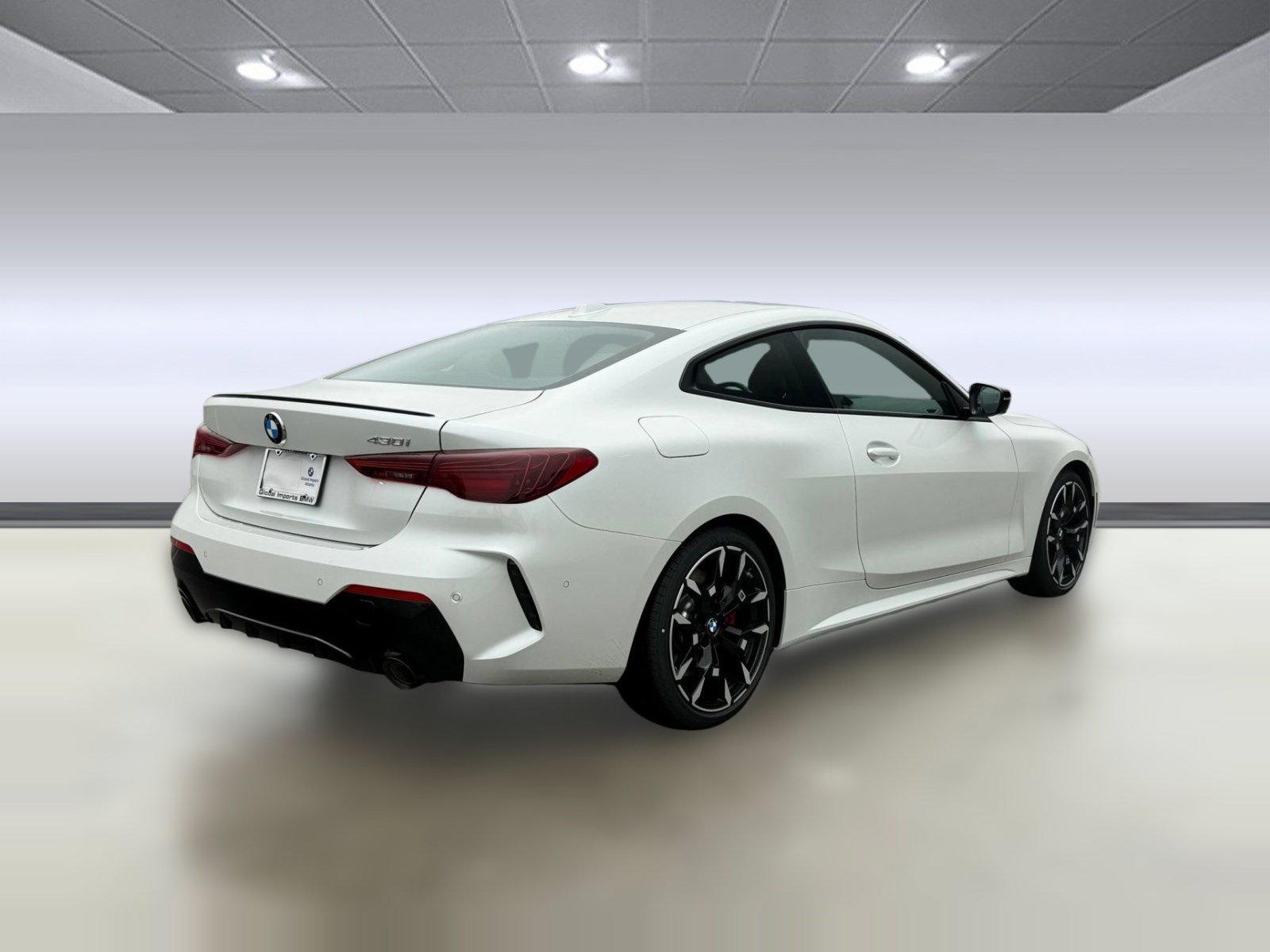 Used 2026 BMW 430i Coupe w/ M Sport Package RWD image 9