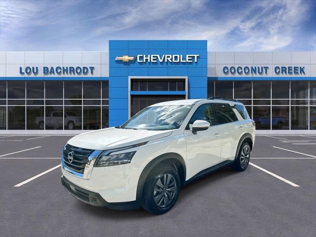 Used 2025 Nissan Pathfinder SV image 4