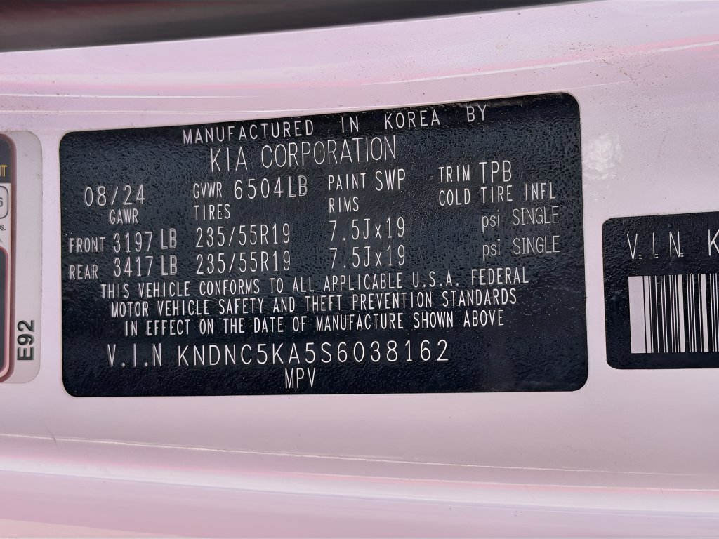 Used 2025 Kia Carnival EX FWD image 33
