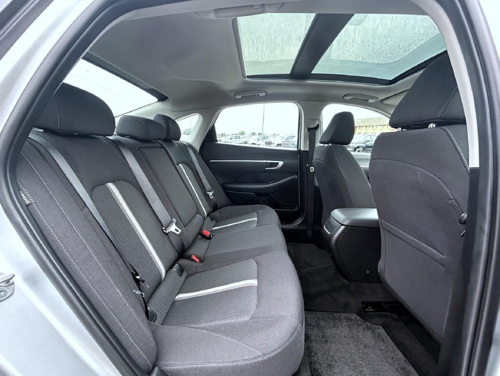 Used 2025 Hyundai Sonata SEL FWD image 21