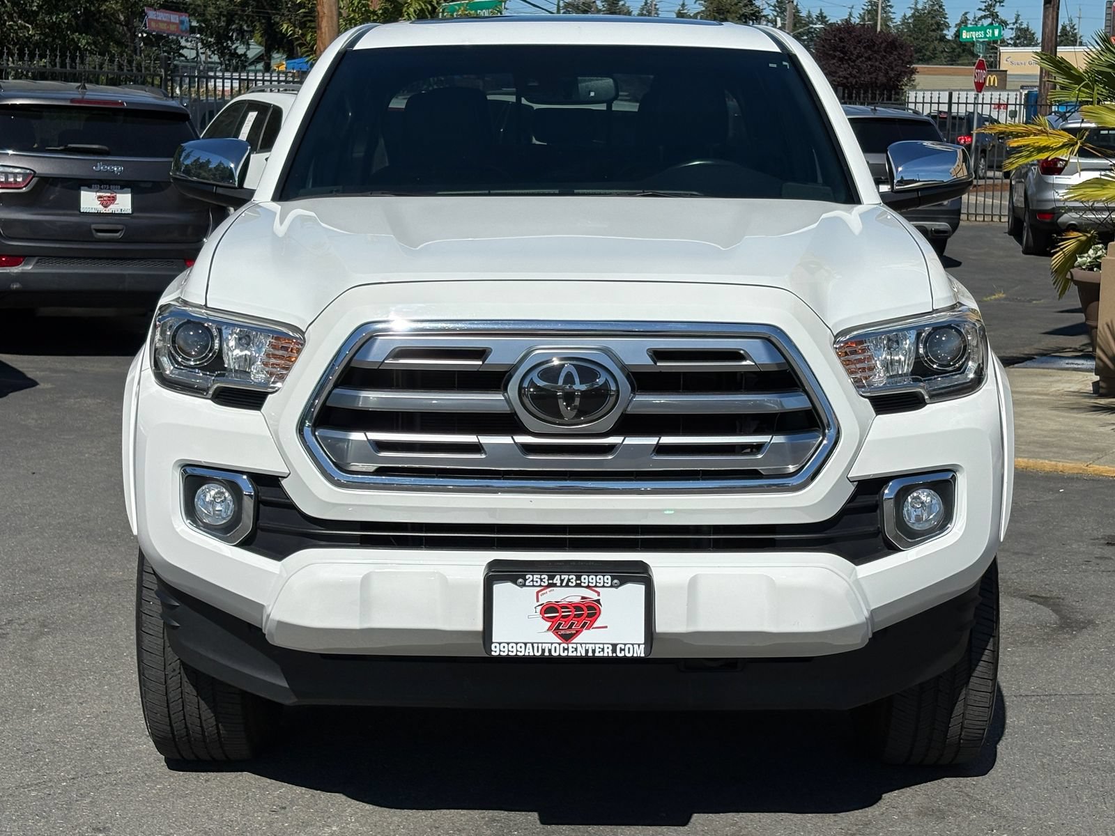 Used 2019 Toyota Tacoma Limited AWD/4WD image 2